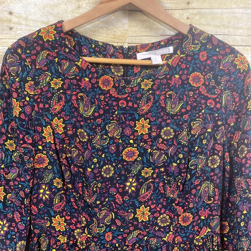 Forever 21 paisley floral print blouse size medium - Picture 3 of 11